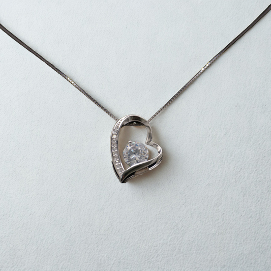 Silverhalsband Med Hjärta